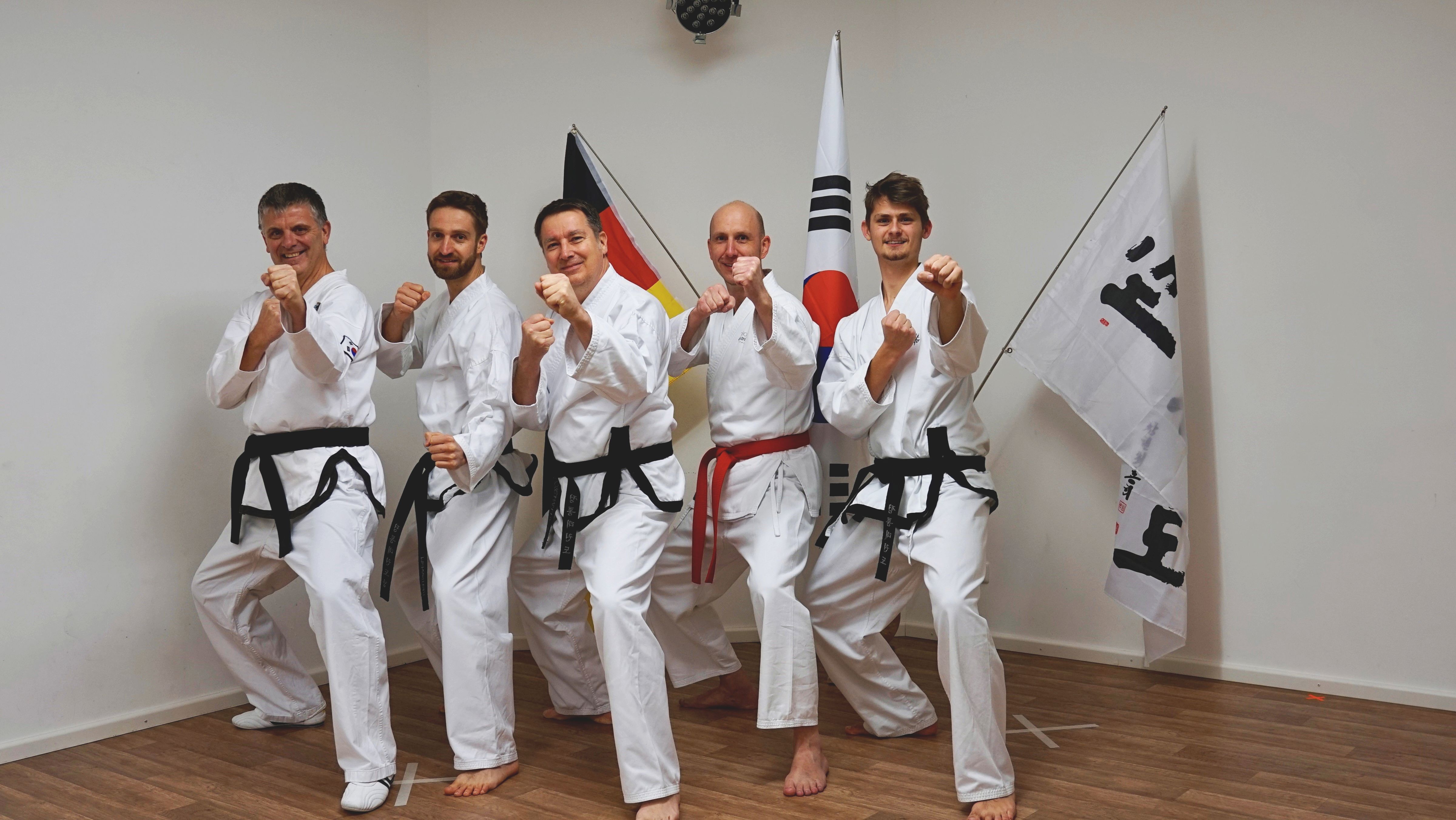 Traditional Taekwondo Dojang - auf dem Bild die Gründer